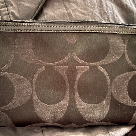 Rare Coach Signature Wristlet w/ Velvet & Metallic 3D Flower Appliqué - Picture 6 of 10